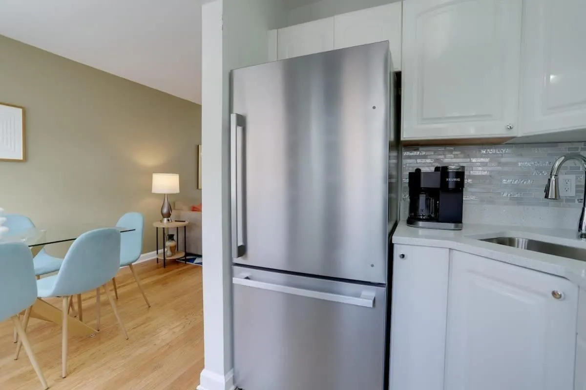 Image 2 of Sojourn Townhome in Old Town Alexandria with Relaxing Yard