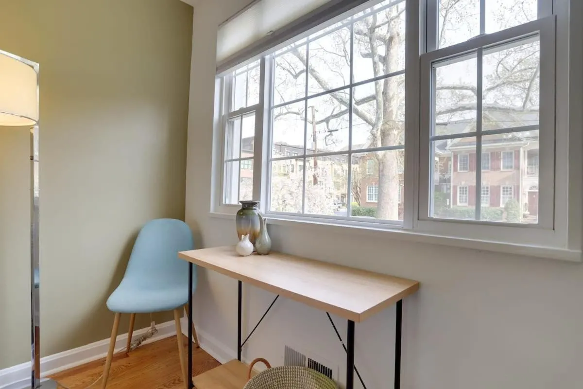 Image 4 of Sojourn Townhome in Old Town Alexandria with Relaxing Yard