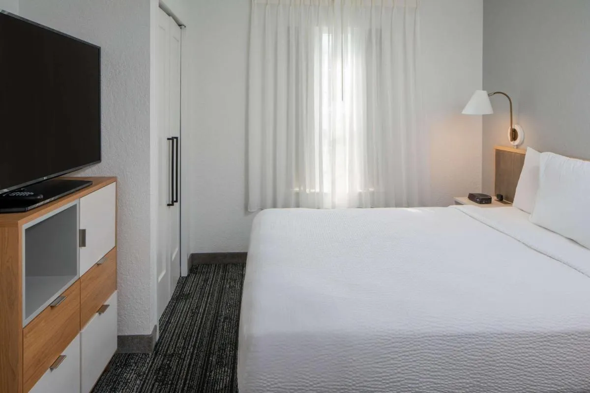 Image 3 of Sonesta Simply Suites Falls Church