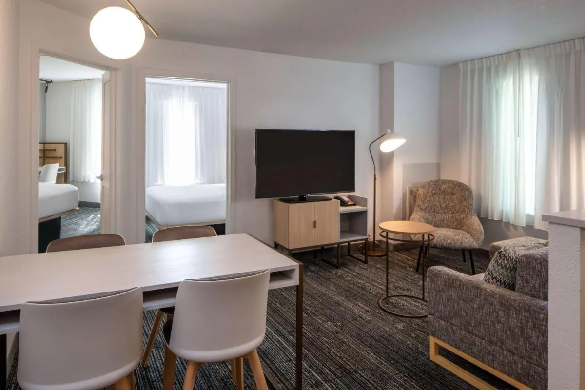 Image 1 of Sonesta Simply Suites Falls Church
