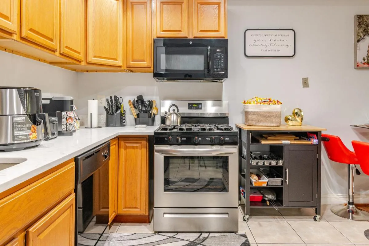 Image 5 of Spacious, Relaxing and Gorgeous 5BD 5BA House in DC