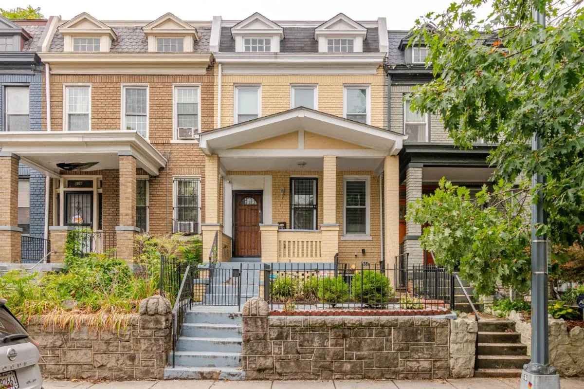 Image 3 of Spacious, Relaxing and Gorgeous 5BD 5BA House in DC