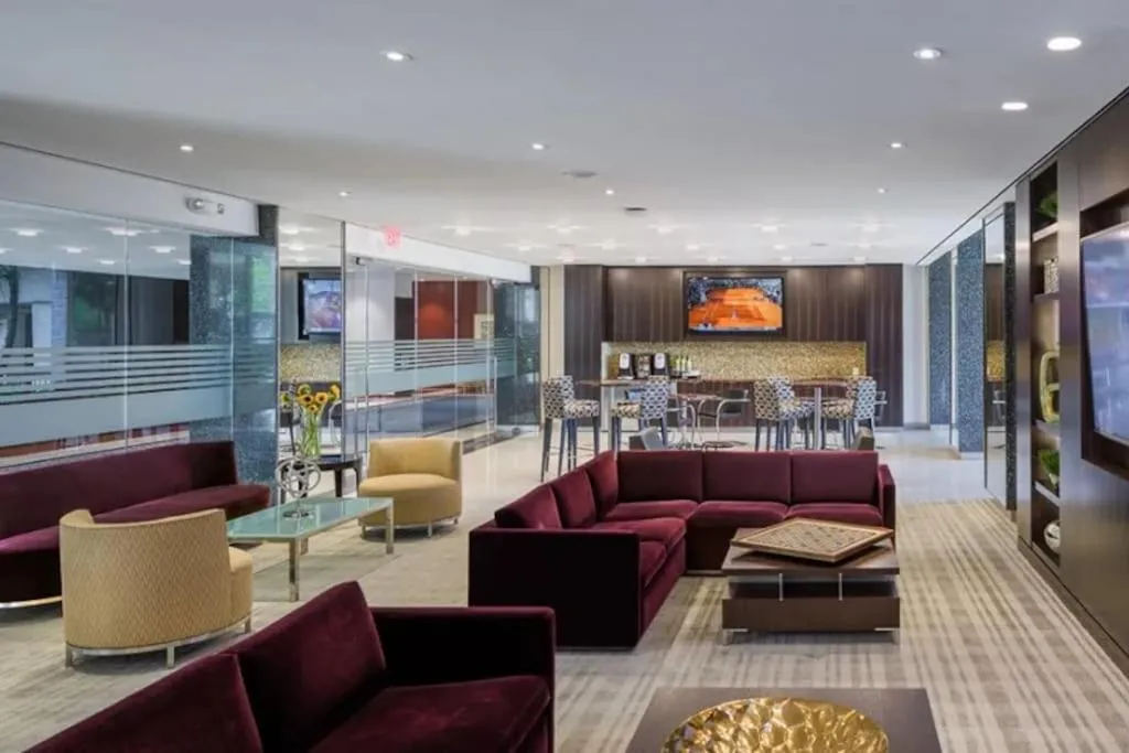 Image 4 of Spectacular 2/2 Apt @Crystal City With Gym