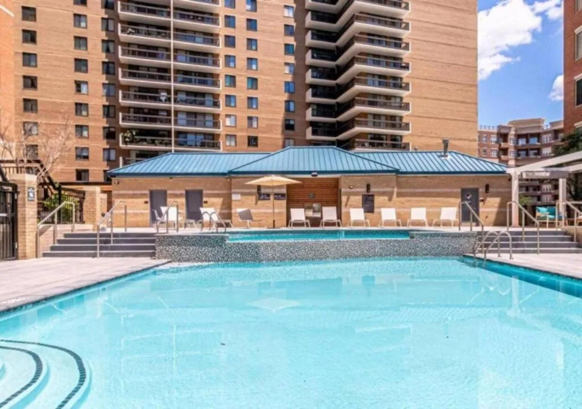 Image 6 of Splendid 1 Bedroom Condo At Ballston With Gym