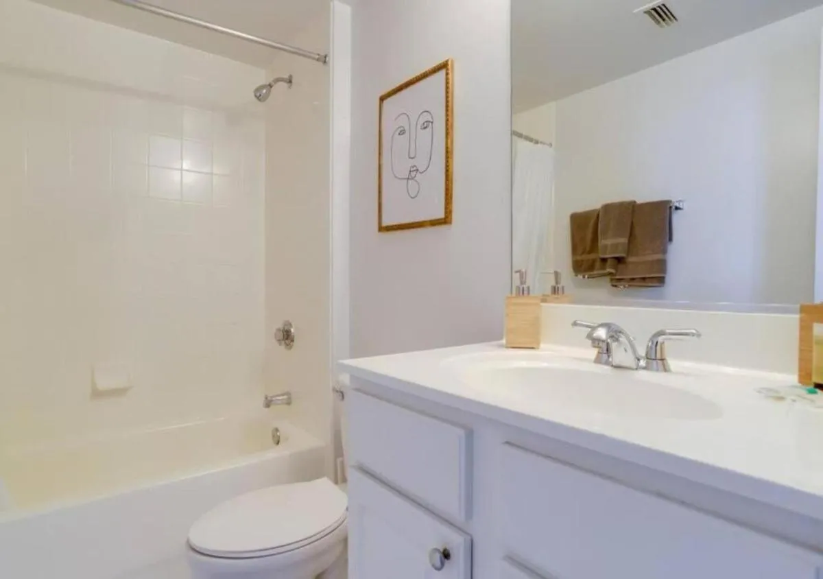 Image 2 of Splendid 1 Bedroom Condo At Ballston With Gym