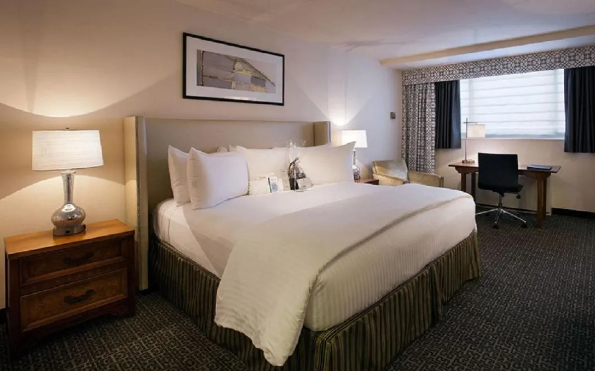 Image 1 of State Plaza Hotel