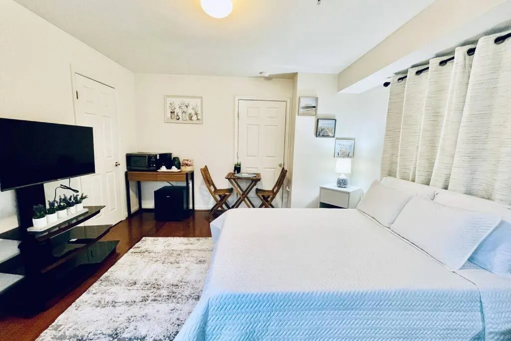 Image 5 of Studio in the heart of Rockville