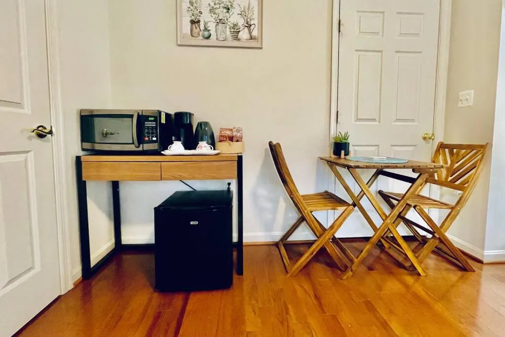 Image 6 of Studio in the heart of Rockville
