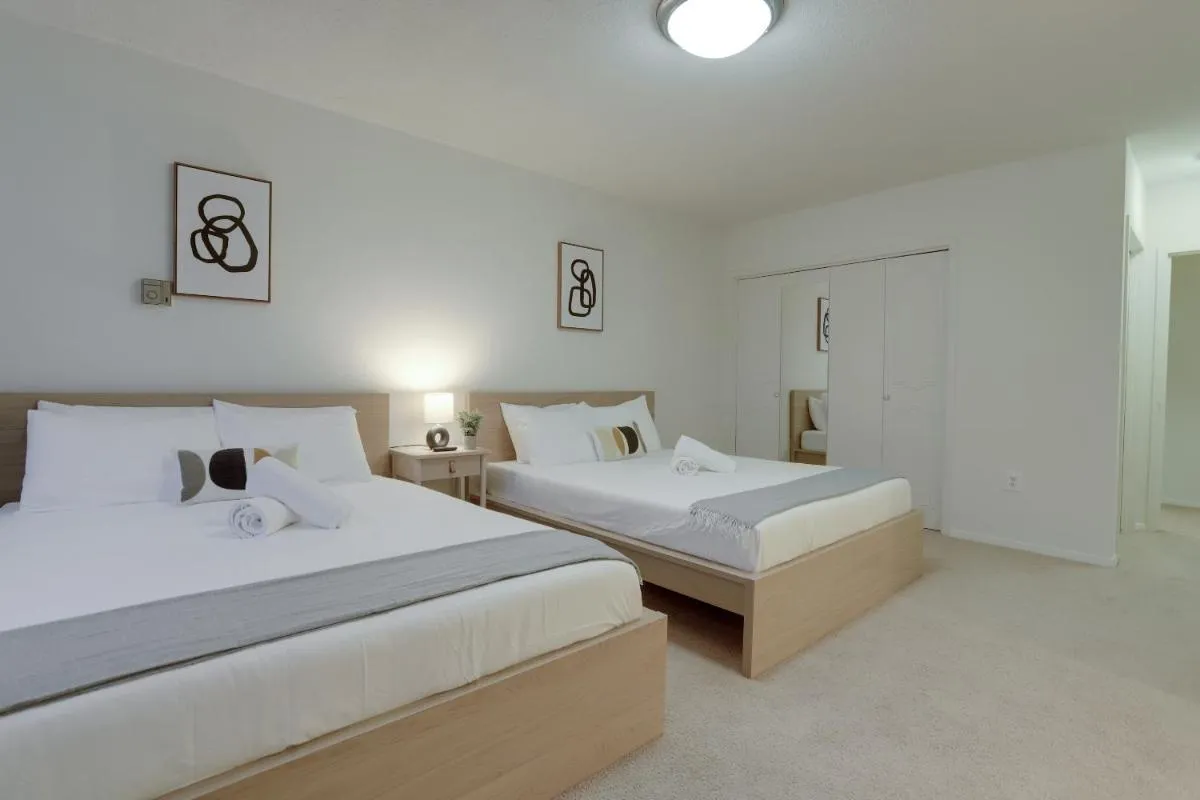 Image 6 of Stunning apartment at Crystal City