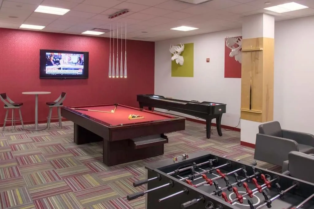 Image 4 of Style and Convenience Apartment at Crystal City