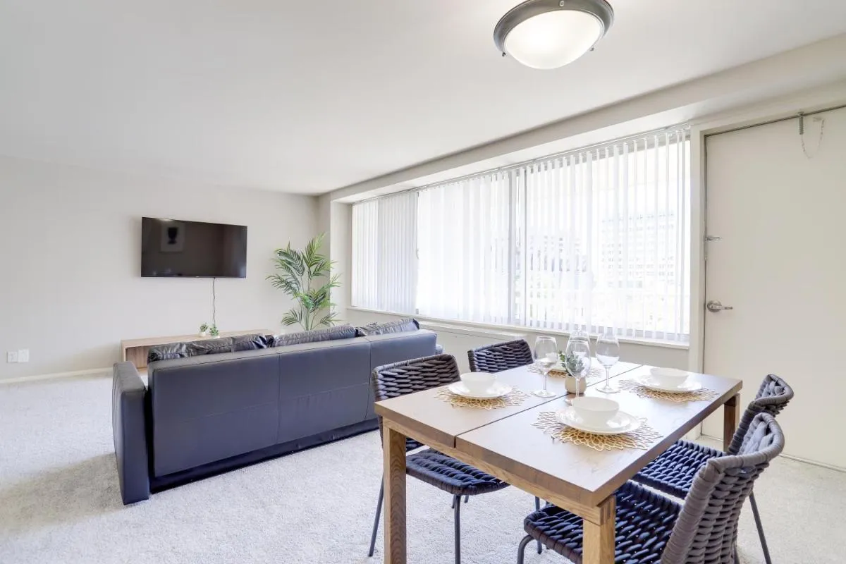 Image 2 of Style and Convenience Apartment at Crystal City