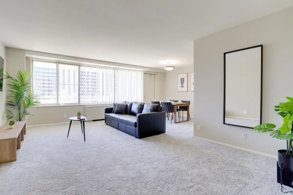 Image 6 of Style and Convenience Apartment at Crystal City