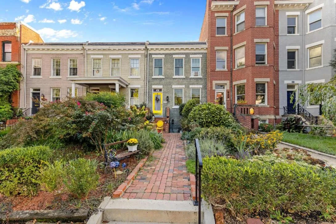 Image 2 of Stylish City Studio in the Heart of Capitol Hill