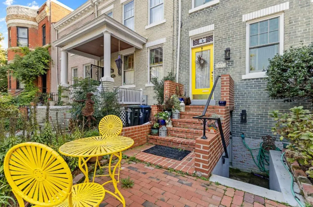 Image 1 of Stylish City Studio in the Heart of Capitol Hill