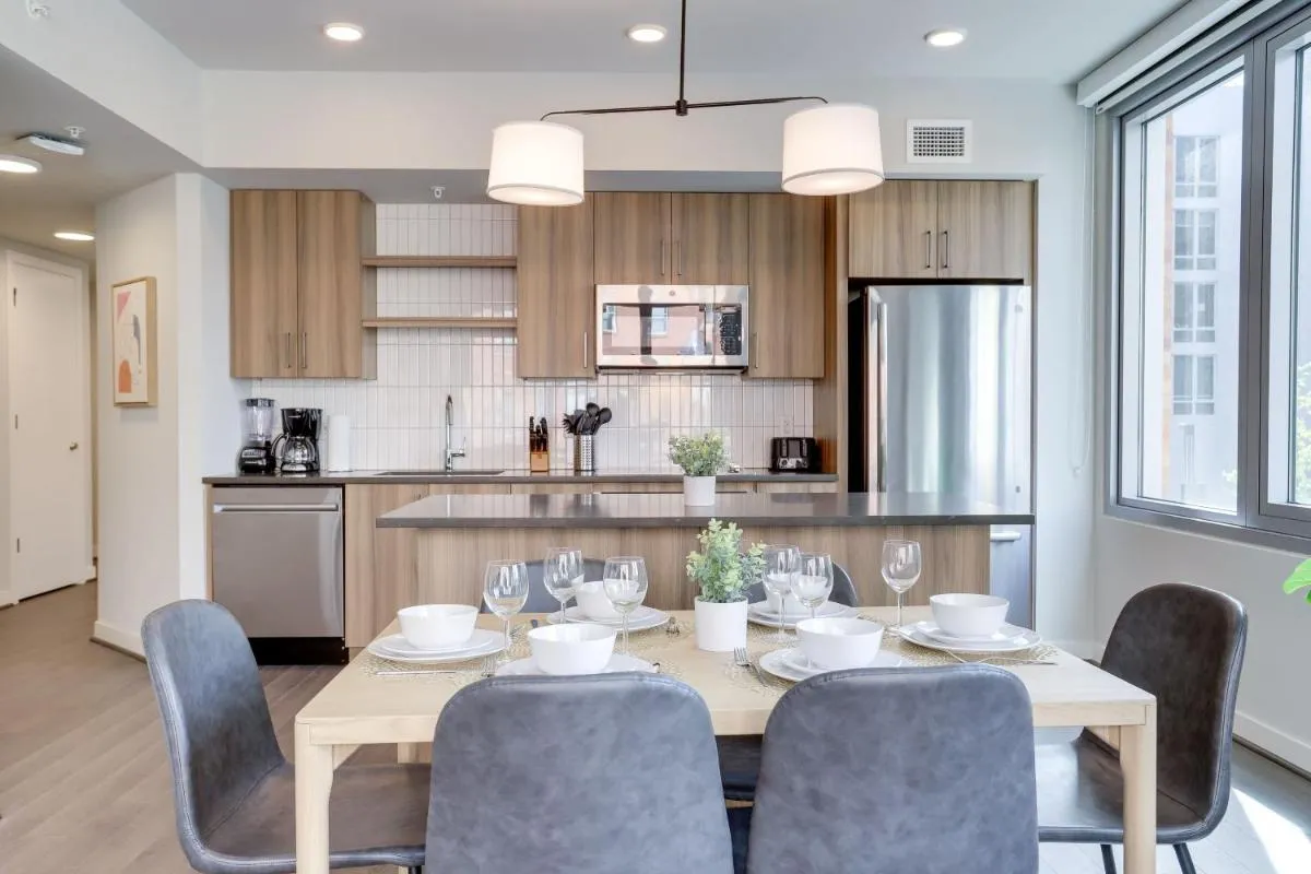 Image 2 of Stylish Condo at Clarendon with Rooftop Views