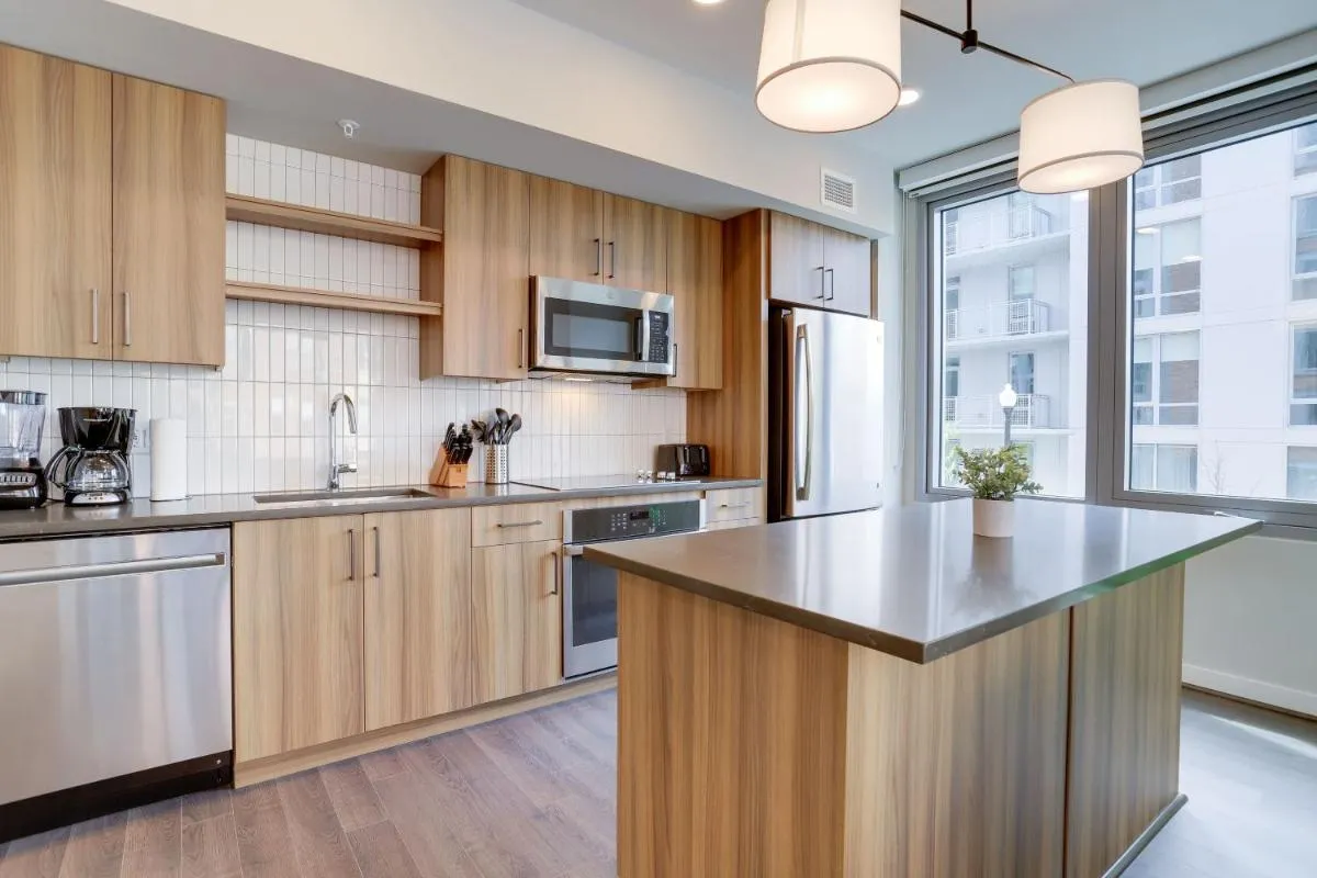 Image 3 of Stylish Condo at Clarendon with Rooftop Views