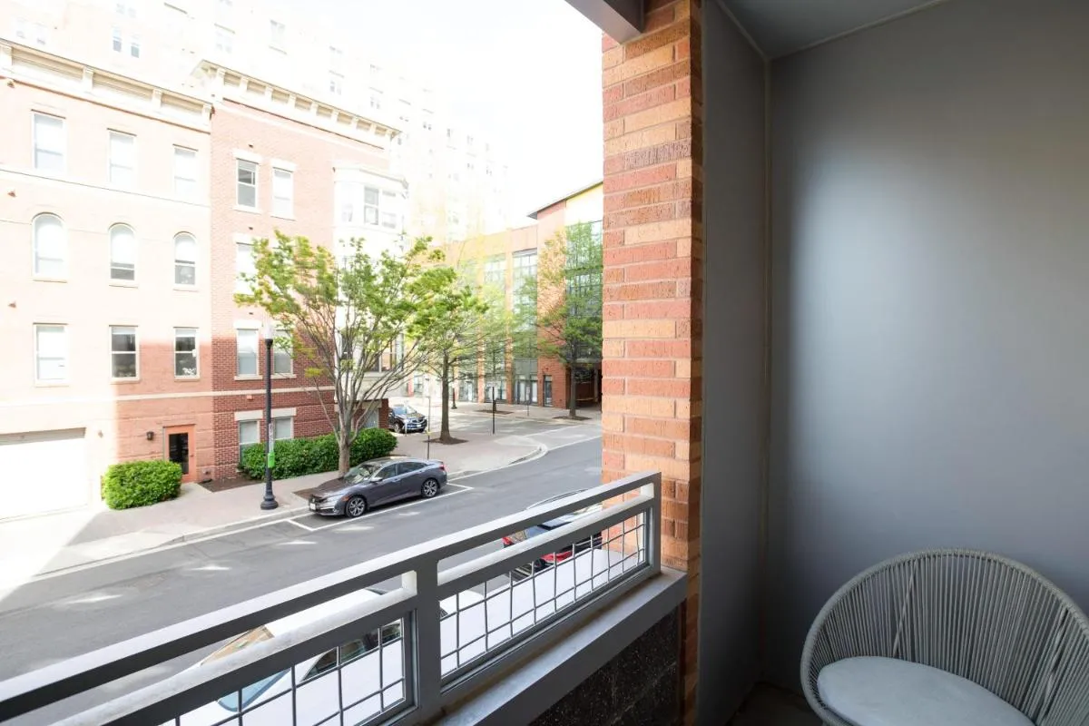 Image 4 of Stylish Condo at Clarendon with Rooftop Views