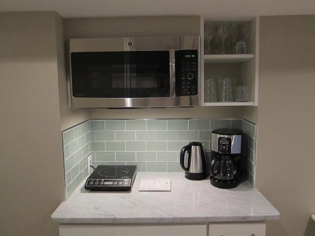 Image 6 of Stylish Renovated Flat, Central, Walk to DC Sights