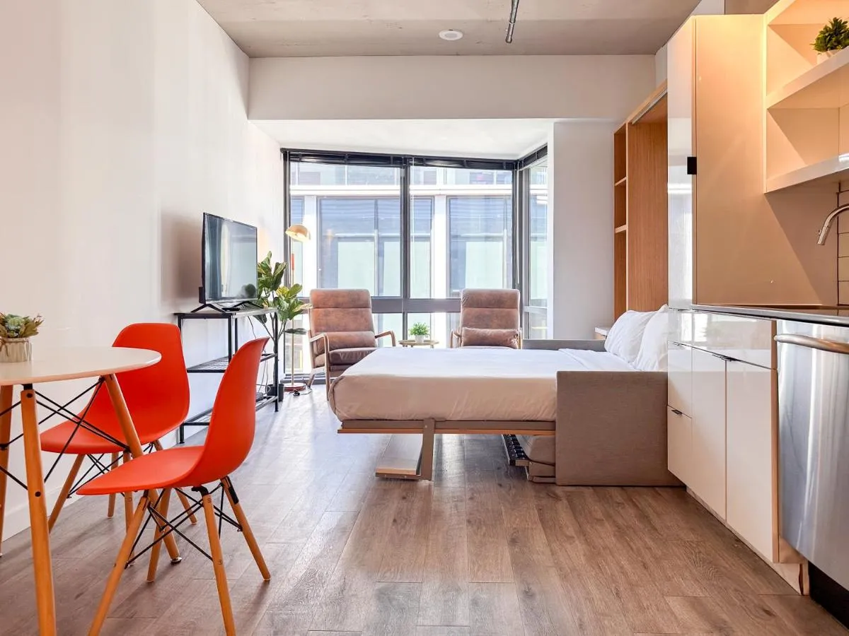 Image 5 of Suite The Wharf DC
