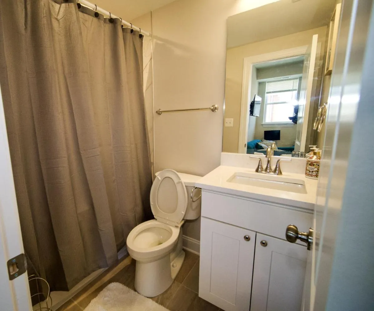 Image 3 of The Chey:Modern and Intimate