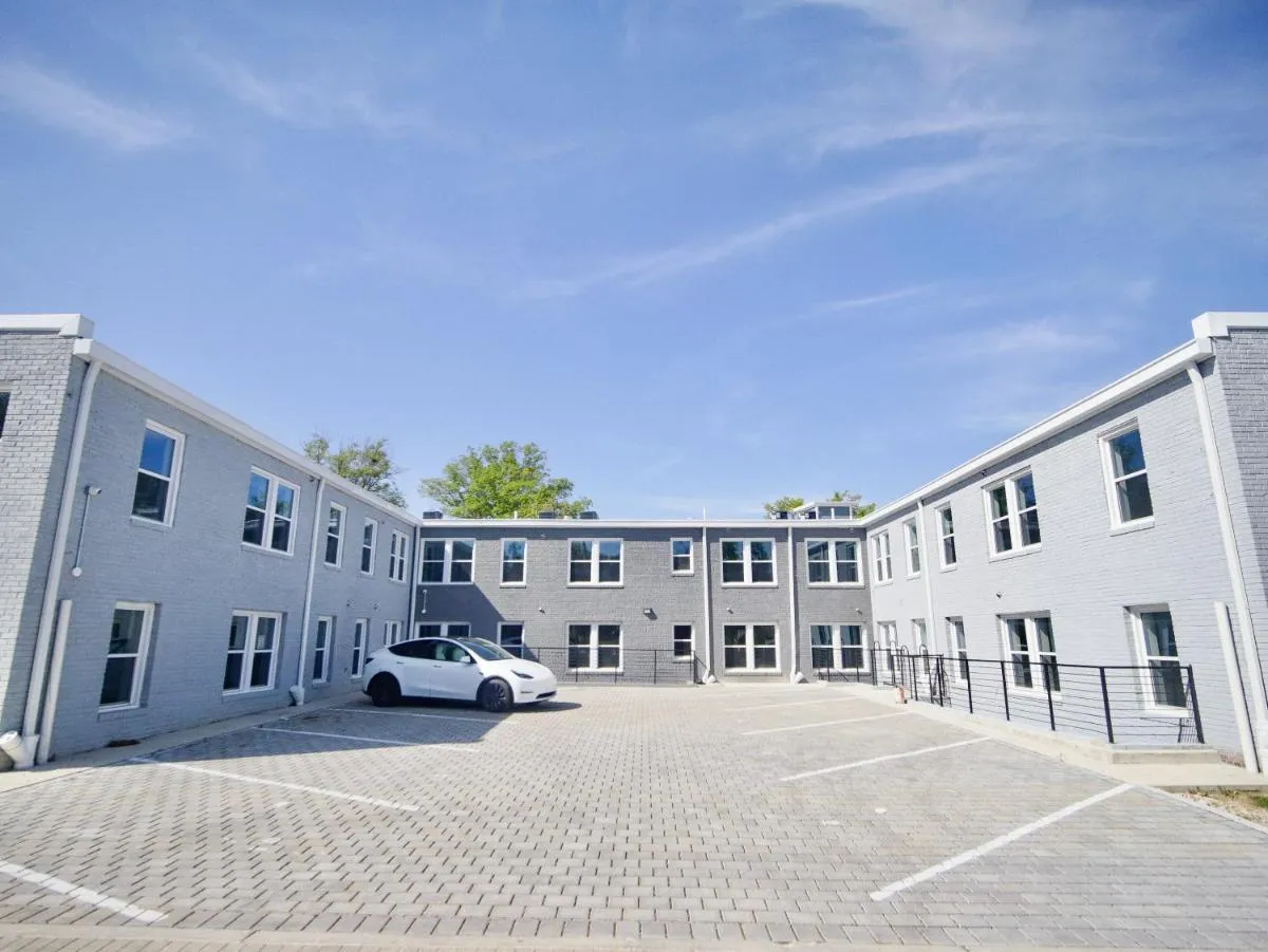 Image 5 of The Chey:Modern and Intimate