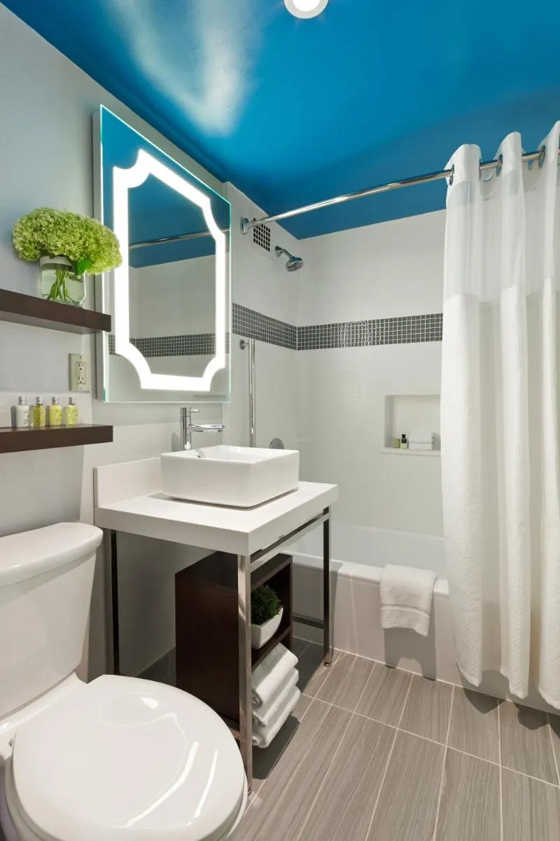 Image 3 of The Ven at Embassy Row, Washington, D.C., a Tribute Portfolio Hotel