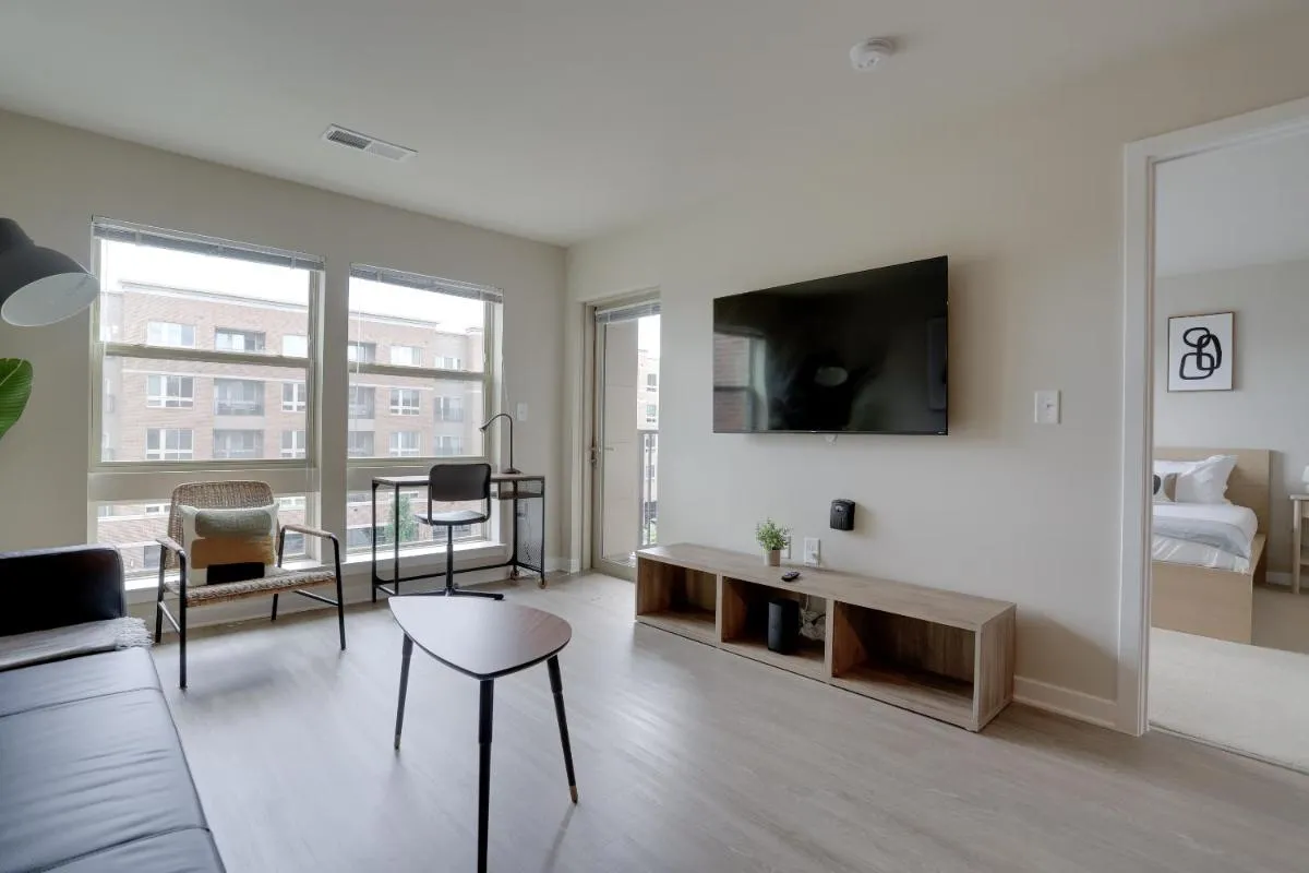 Image 5 of Top Amenities: Charming Apartment at Alexandria