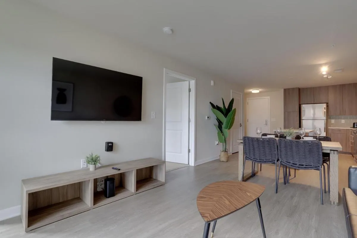 Image 6 of Top Amenities: Charming Apartment at Alexandria