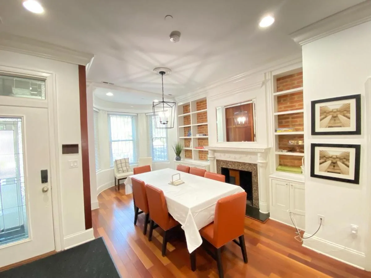 Image 5 of Two Bedroom Classy Metro Home