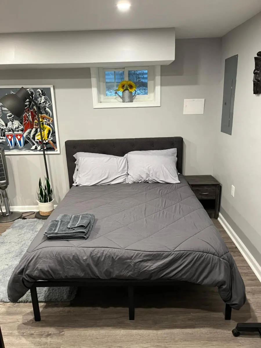 Image 5 of Urban Retreat Basement Studio Only Two Blocks From Metro! OFF STREET PARKING!